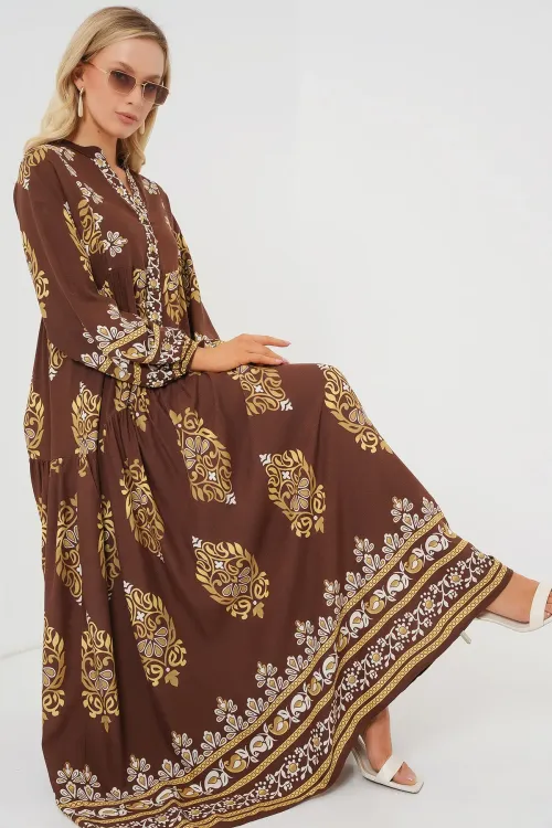 2423 Otantik Desenli Tesettür Elbise - Beyaz - Kahve