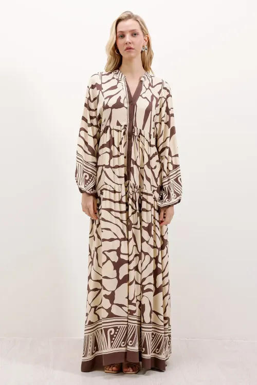 2423 Otantik Desenli Tesettür Elbise - Kahverengi