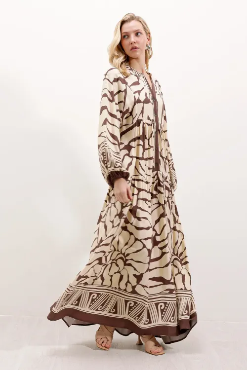 2423 Otantik Desenli Tesettür Elbise - Kahverengi