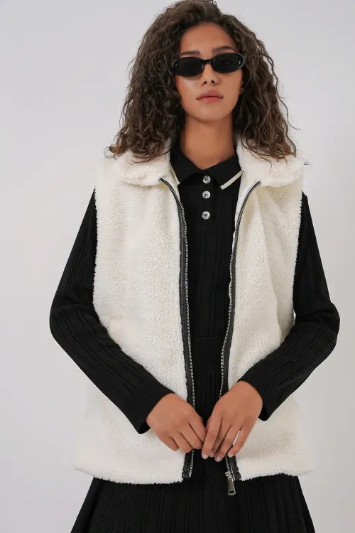 6793 Peluş Yelek - Beyaz