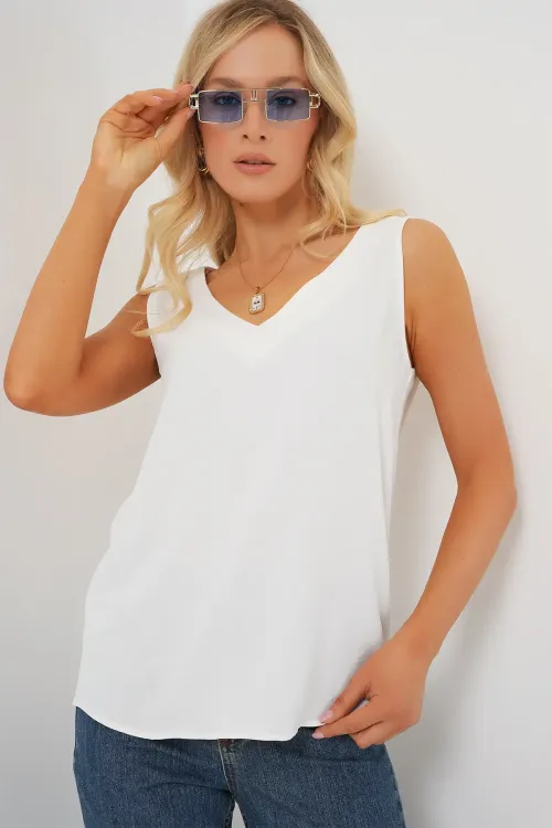 V Yaka Sıfır Kol Bluz 950 - Beyaz