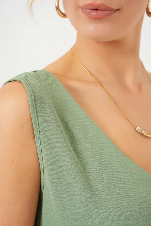 V Yaka Sıfır Kol Bluz 950 - Çağla