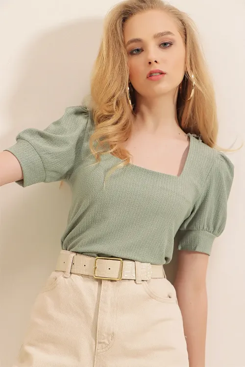 0409 Kare Yaka Örme Bluz - Çağla