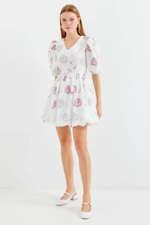 2506 Desenli V Yaka Mini Kloş Elbise - Ekru