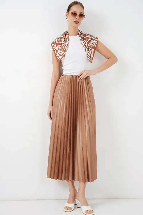 8009 Deri Görünümlü Piliseli Etek - Camel