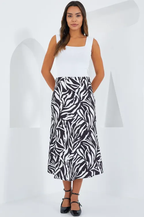 Kadın Siyah Beyaz Desenli Saten Etek 15806