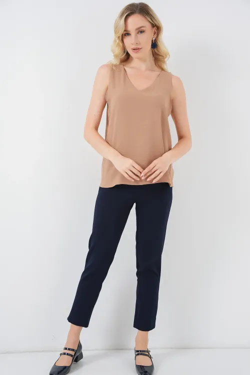 V Yaka Sıfır Kol Bluz 950 - Bisküvi