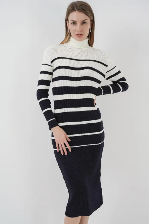 15841 Boğazlı Lacivert Beyaz Triko Elbise