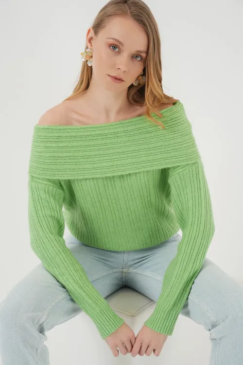 15908 Kadın Açık Omuz Oversize Triko Kazak - E.Yeşil