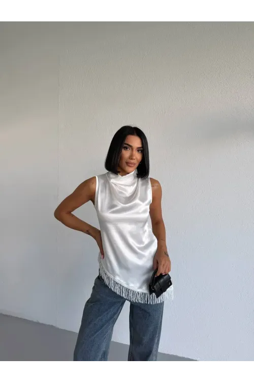 Kadın Beyaz Halter Yaka Asimetrik Kesim Saçak Detay Saten Bluz HZL26S-FRY123911