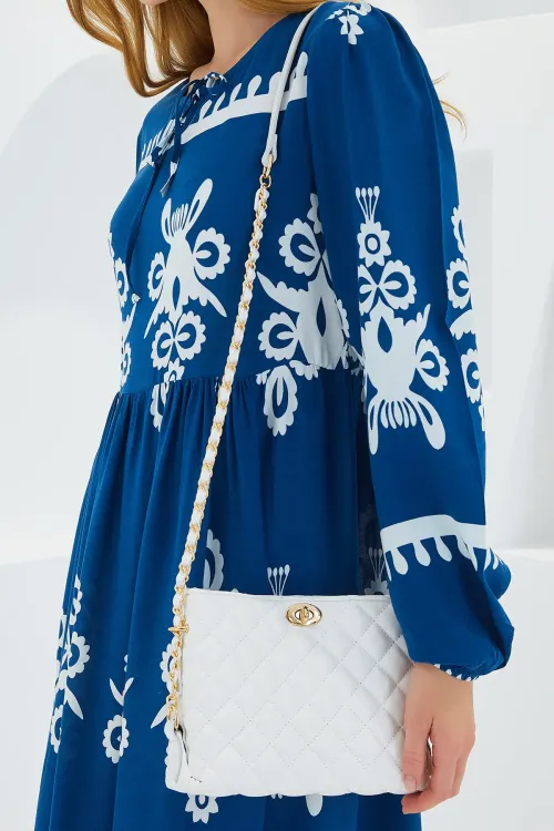 Kadın Beyaz Zincir Detay Askılı Omuz Çantası 010165