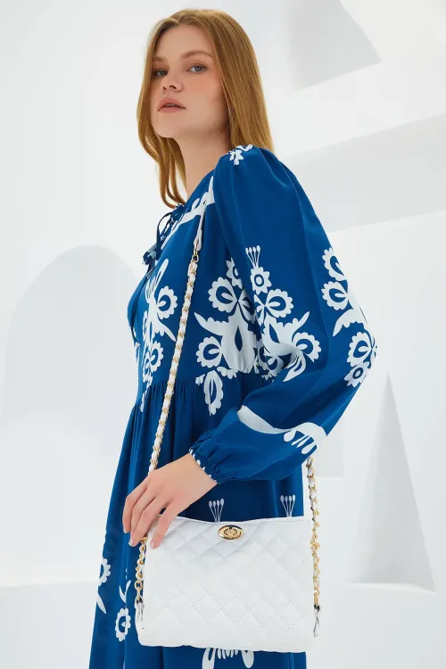 Kadın Beyaz Zincir Detay Askılı Omuz Çantası 010165