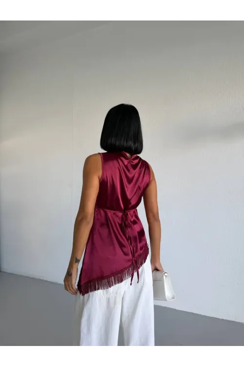 Kadın Bordo Halter Yaka Asimetrik Kesim Saçak Detay Saten Bluz HZL26S-FRY123911