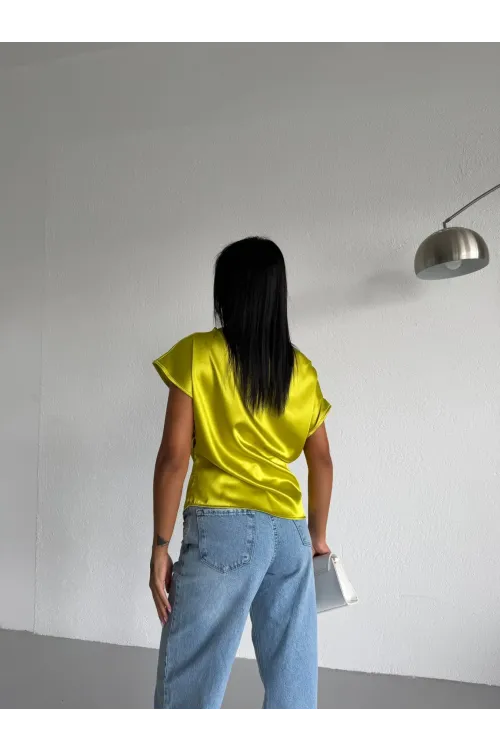 Kadın Fıstık Yeşil Tek Omuz Asimetrik Kesim Saten Bluz HZL26W-FRY121171