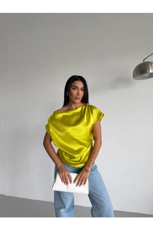 Kadın Fıstık Yeşil Tek Omuz Asimetrik Kesim Saten Bluz HZL26W-FRY121171