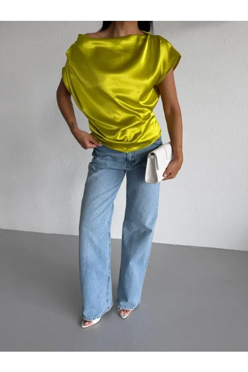 Kadın Fıstık Yeşil Tek Omuz Asimetrik Kesim Saten Bluz HZL26W-FRY121171