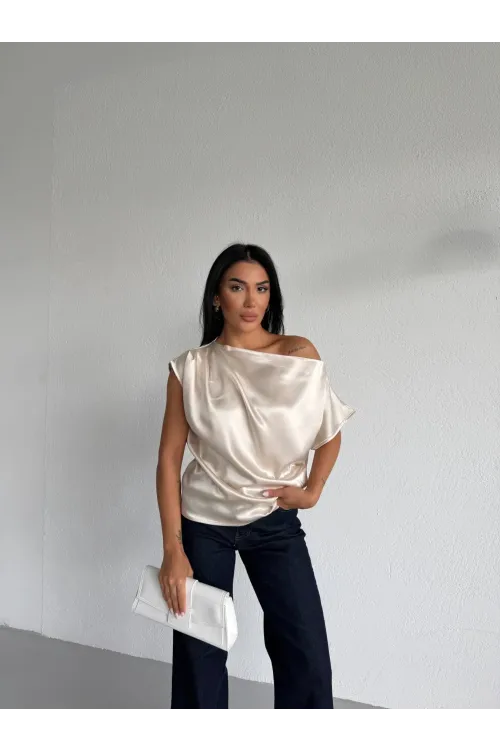 Kadın Krem Tek Omuz Asimetrik Kesim Saten Bluz HZL26W-FRY121171