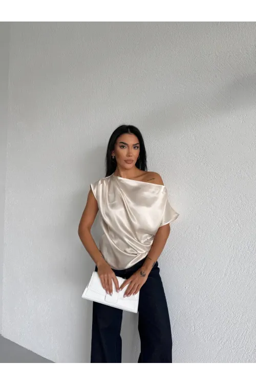 Kadın Krem Tek Omuz Asimetrik Kesim Saten Bluz HZL26W-FRY121171