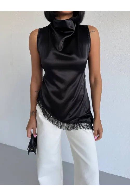 Kadın Siyah Halter Yaka Asimetrik Kesim Saçak Detay Saten Bluz HZL26S-FRY123911