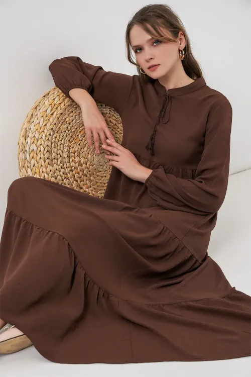 T1627 Yaka Bağcıklı Elbise - E. Kahve