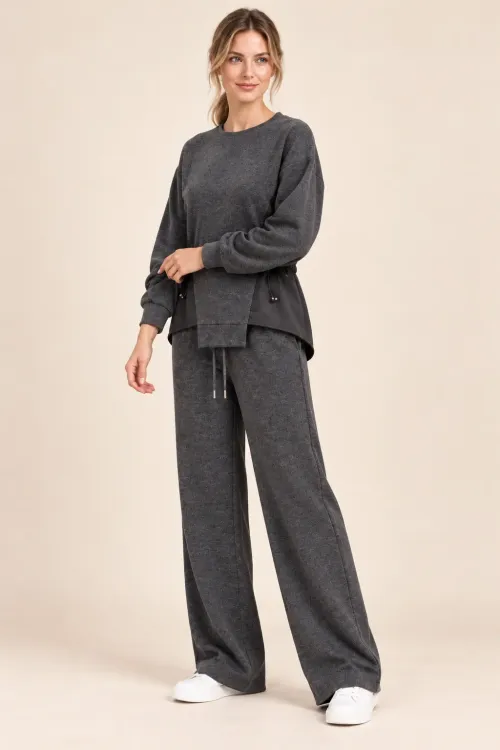 Kadın Siyah Büzgü Detaylı Asimetrik Bluz Bol Paça Pantolon İkili Takım HZL27W-MTH2490