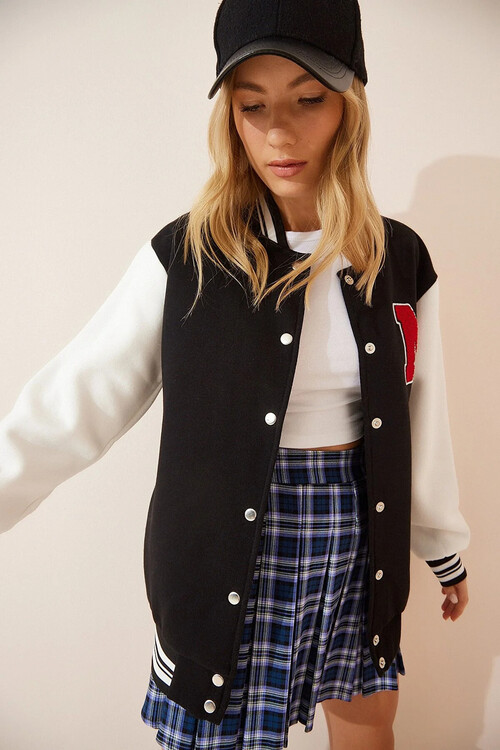 Kadın Siyah Harf Armalı Çıt Çıt Kapamalı Şardonlu Kolej Örme Mont HZL23W-BD1553861