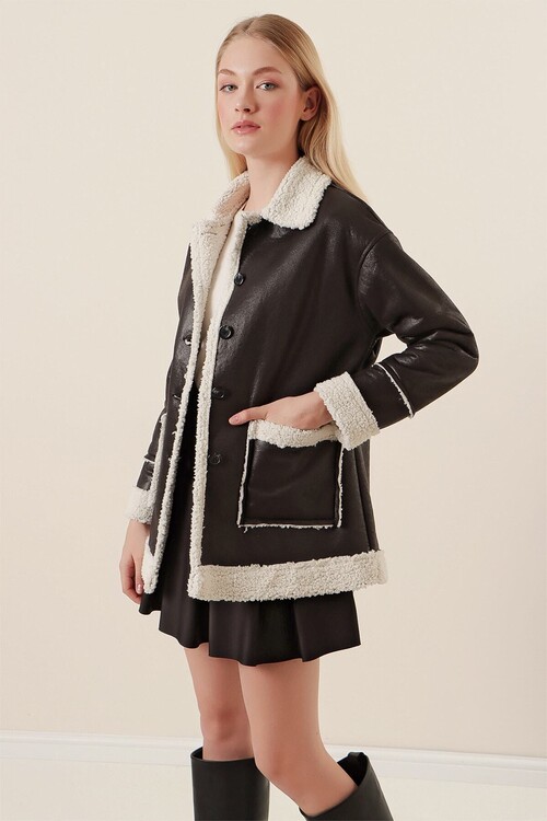 Kadın Siyah Yakası Ve Içi Kürklü Önden Düğmeli Suni Deri Mont Hzl23w-bd191001