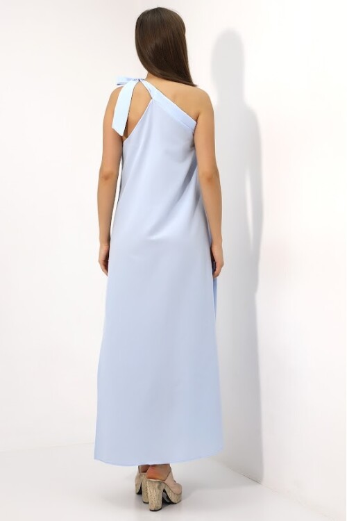 Kadın Açık Mavi Omuzdan Bağlamalı Maxi Boy Dekoalteli Poplin Dokuma Elbise HZL22S-DSB110031