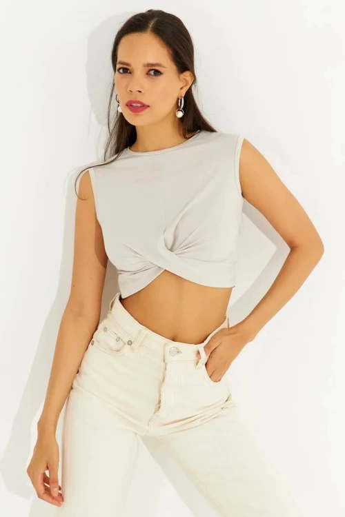 Kadın Bej Önü Düğümlü Bisiklet Yaka Sıfır Kol Likralı Crop Bluz HZL23S-SND120181