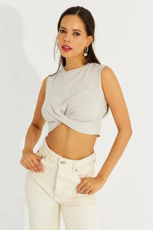 Kadın Bej Önü Düğümlü Bisiklet Yaka Sıfır Kol Likralı Crop Bluz HZL23S-SND120181