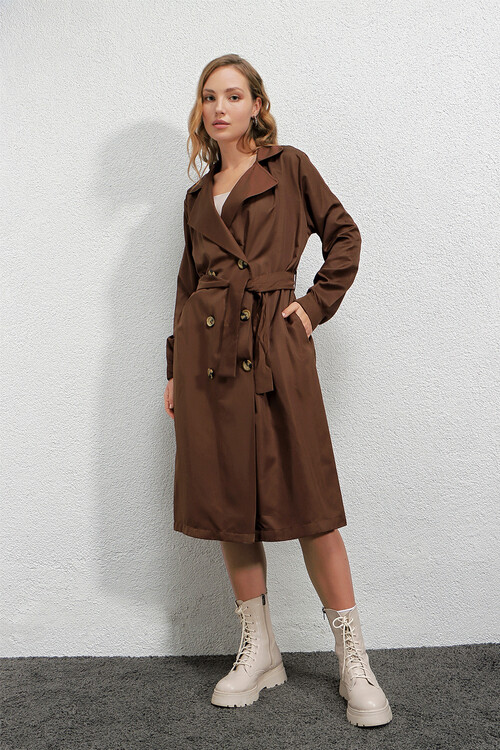 Kadın Kahverengi Kruvaze Yaka Kemerli Astarsız Mevsimlik Rahat Trençkot Hzl22s-bd158531