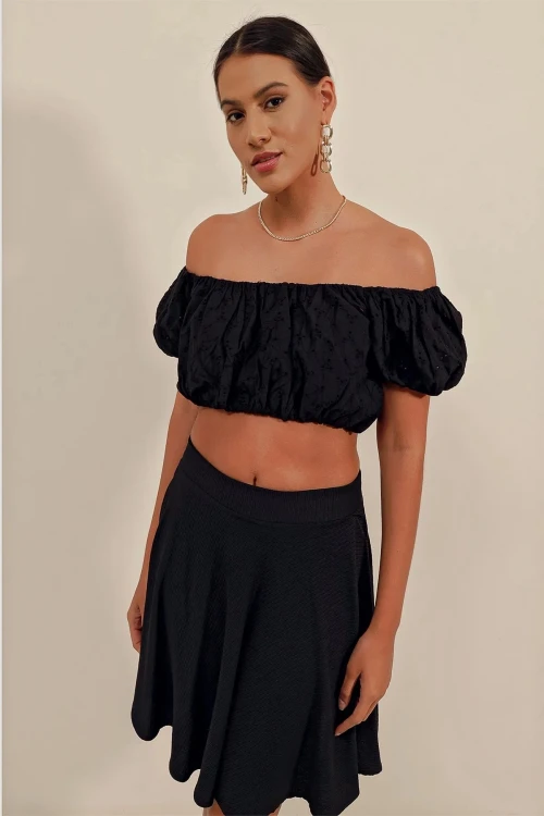 Kadın Siyah Carmen Yaka Bel Büzgülü Fistolu Straplez Bluz HZL23S-BD104811