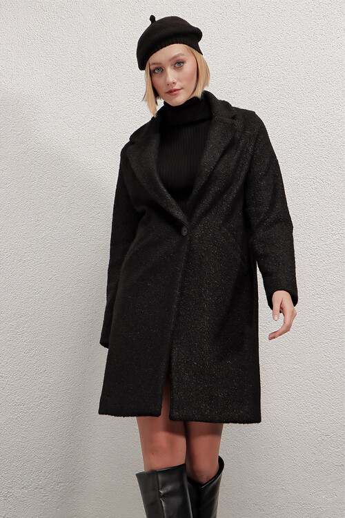 Kadın Siyah Tek Düğmeli Çift Cepli Astarlı Buklet Kaşe Kaban HZL22W-BD190821