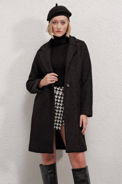 Kadın Siyah Tek Düğmeli Çift Cepli Astarlı Buklet Kaşe Kaban HZL22W-BD190821