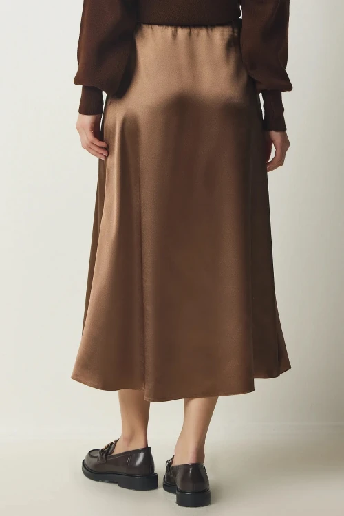 Kadın Açık Kahverengi Saten Yüzeyli Beli Lastikli Midi Boy Etek Hzl23s-bd1101471