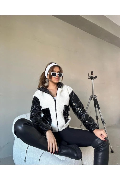 Kadın Beyaz Siyah Rugan  İçi Astarlı Beli Lastikli Kapüşonlu Crop Peluş Mont HZL24W-BRC144441