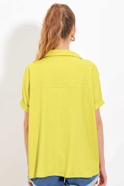 Kadın Fıstık Yeşil Polo Yaka Geniş Kesim Örme Bluz HZL24S-BD104861