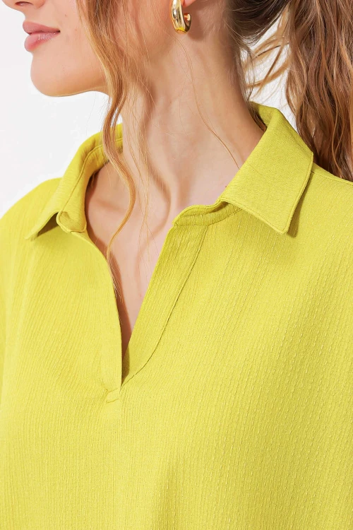 Kadın Fıstık Yeşil Polo Yaka Geniş Kesim Örme Bluz HZL24S-BD104861