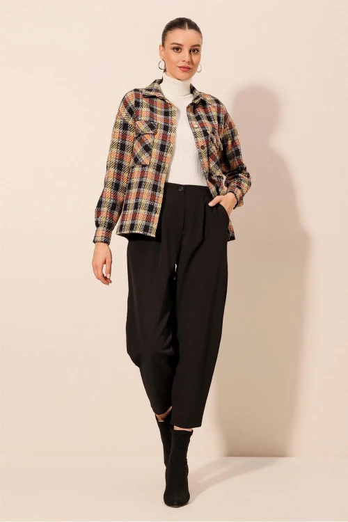 Kadın Kiremit Siyah Metal Düğmeli Ekose Desen Kaşe Oduncu Gömlek HZL24W-BD139541