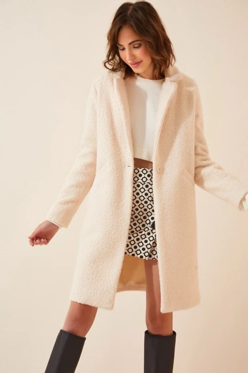 Kadın Krem Tek Düğmeli Çift Cepli Astarlı Buklet Kaşe Kaban HZL22W-BD190821