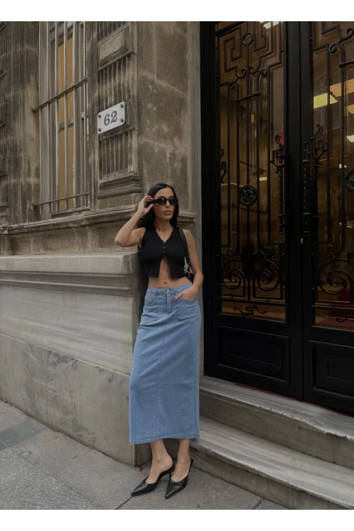 Kadın Siyah Düğmeli Crop Triko Yelek HZL24S-ZK10231