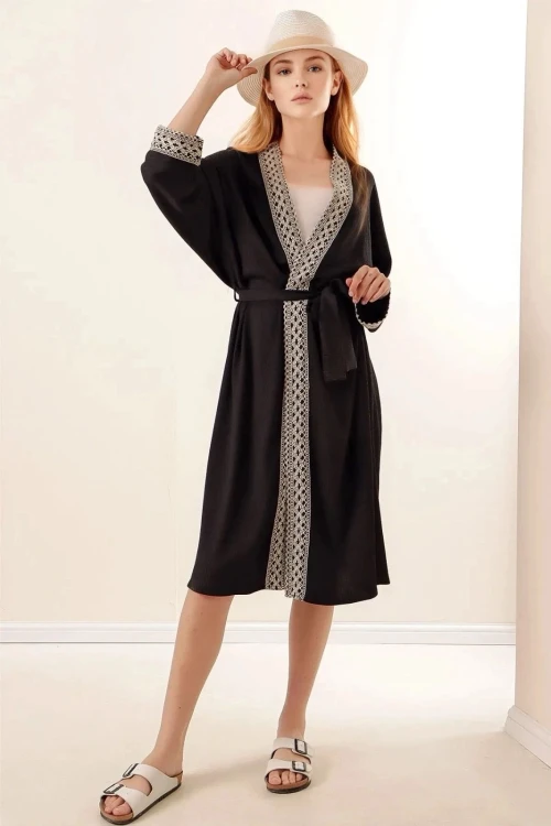 Kadın Siyah Nakışlı Kuşaklı Uzun Kimono HZL22S-BD158651