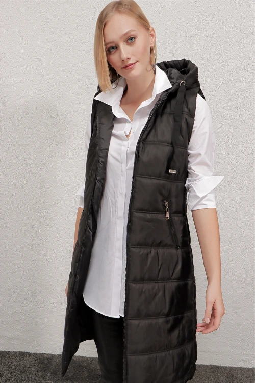 Kadın Siyah Sabit Kapüşonlu Astarlı Uzun Şişme Yelek HZL22W-BD151401