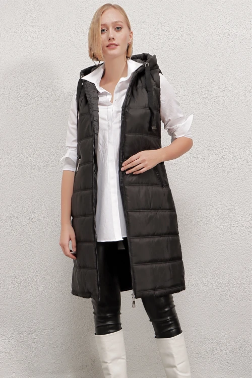 Kadın Siyah Sabit Kapüşonlu Astarlı Uzun Şişme Yelek HZL22W-BD151401