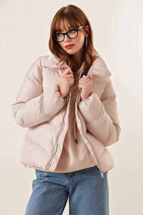 Kadın Bej Dik Yaka Bel Büzgülü Şişme Mont HZL25W-BD131791