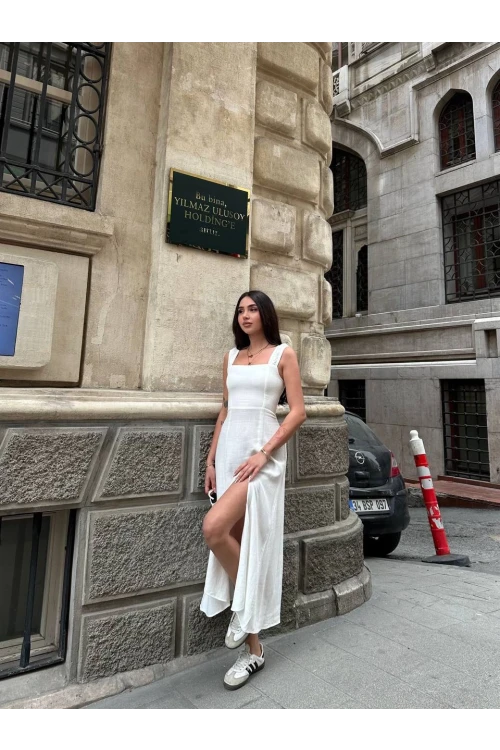 Kadın Beyaz Arkadan İp Bağlamalı Yırtmaç Detaylı Keten Elbise HZL25S-ZK11241