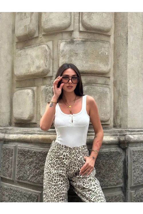 Kadın Beyaz Önü Çıt Çıt Kapamalı Crop HZL25S-ZK11671