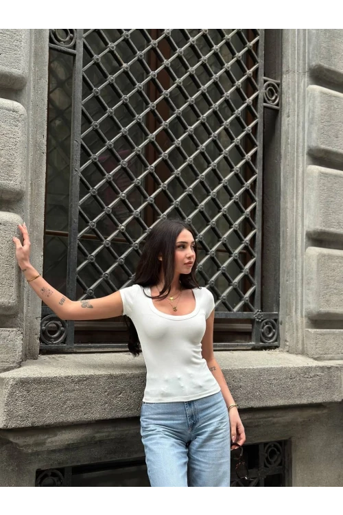 Kadın Beyaz Oval Yaka T-Shirt HZL25S-ZK11681