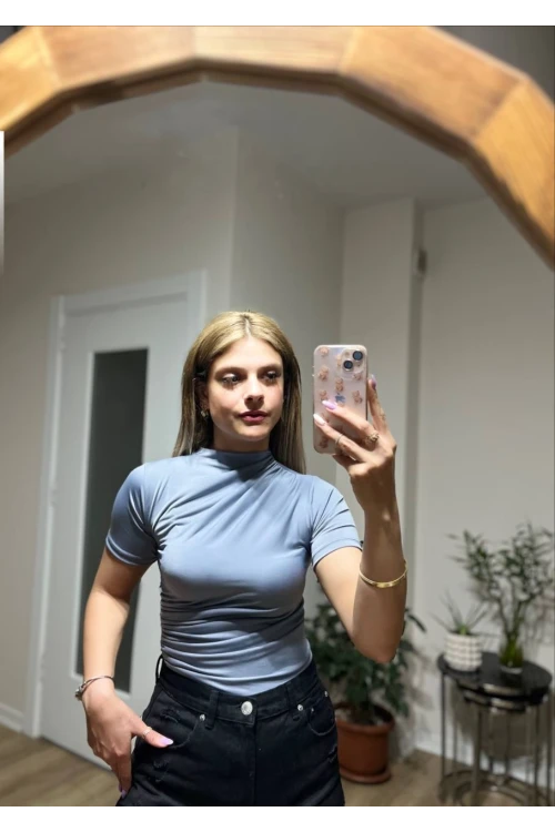 Kadın Gri Büzgü Detay Yarım Kol Sandy Bluz HZL25S-FRY121741