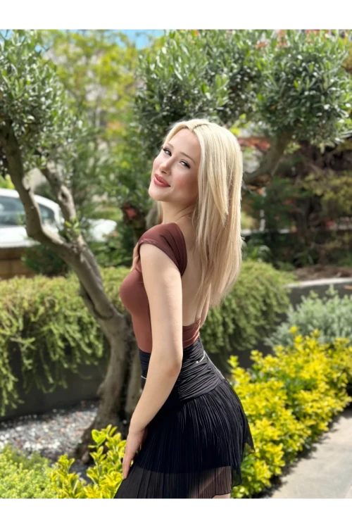 Kadın Kahverengi Sırt Dekolteli Kısa Kollu Bluz HZL24S-ZK10831